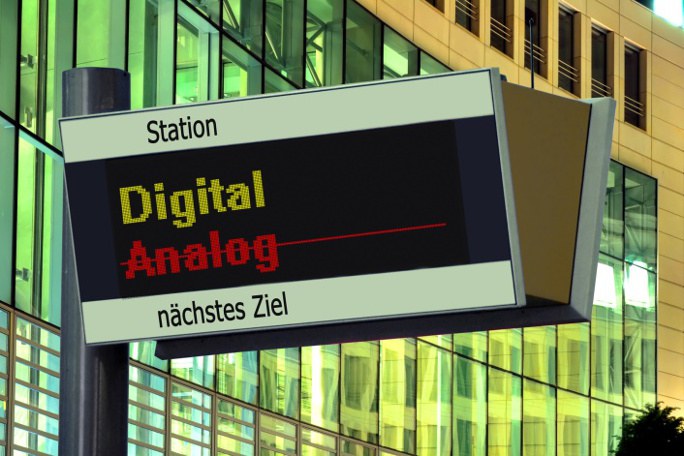Bahnhofsanzeige Digital - Analog