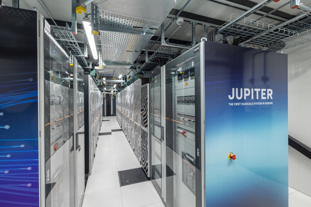 Blick in einen Serverraum des Jupiter